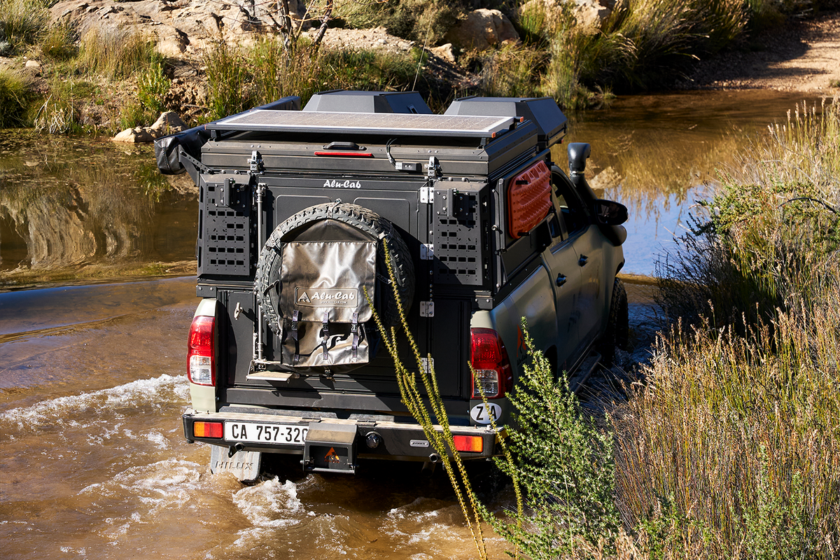alu-cab Rear Exterior Molle Plate