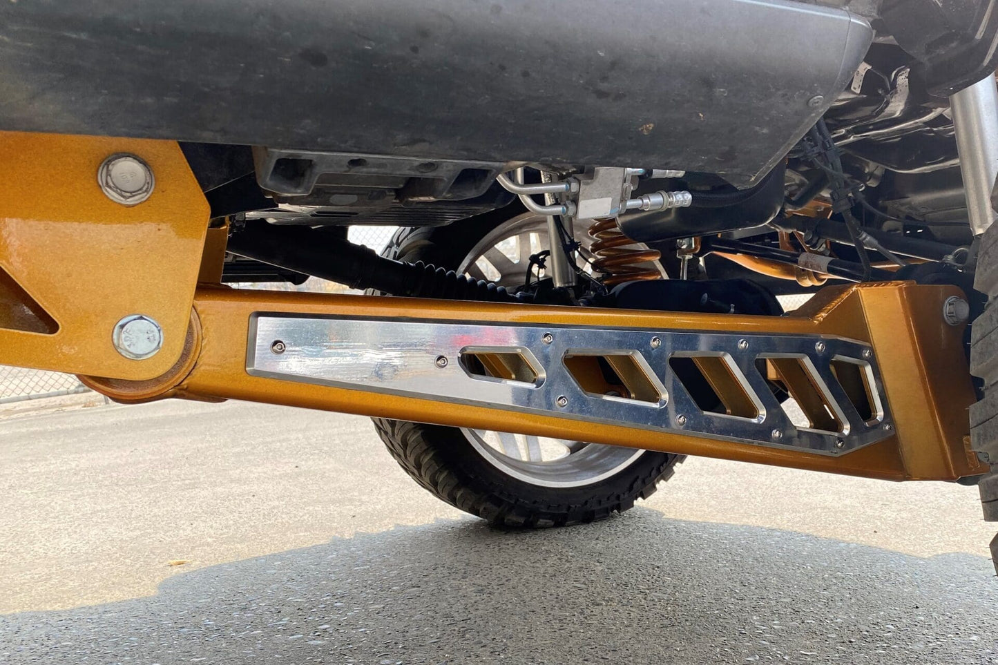 McGaughy's 8 Inch Premium Lift Kit 2019-2024 Dodge Ram 2500 Radius Arms 4WD with Rear Air Suspension - 54416