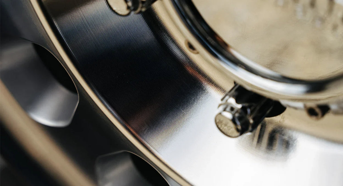 315 | Machined - Gloss Black Lip