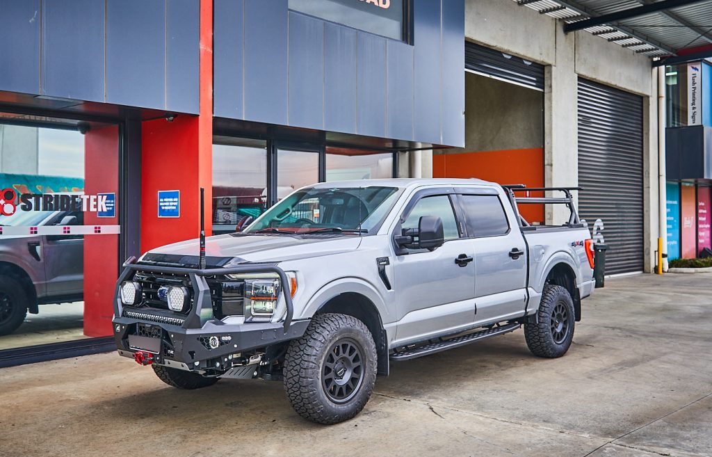 Ford F-150 fitted with Clearview towing mirrors