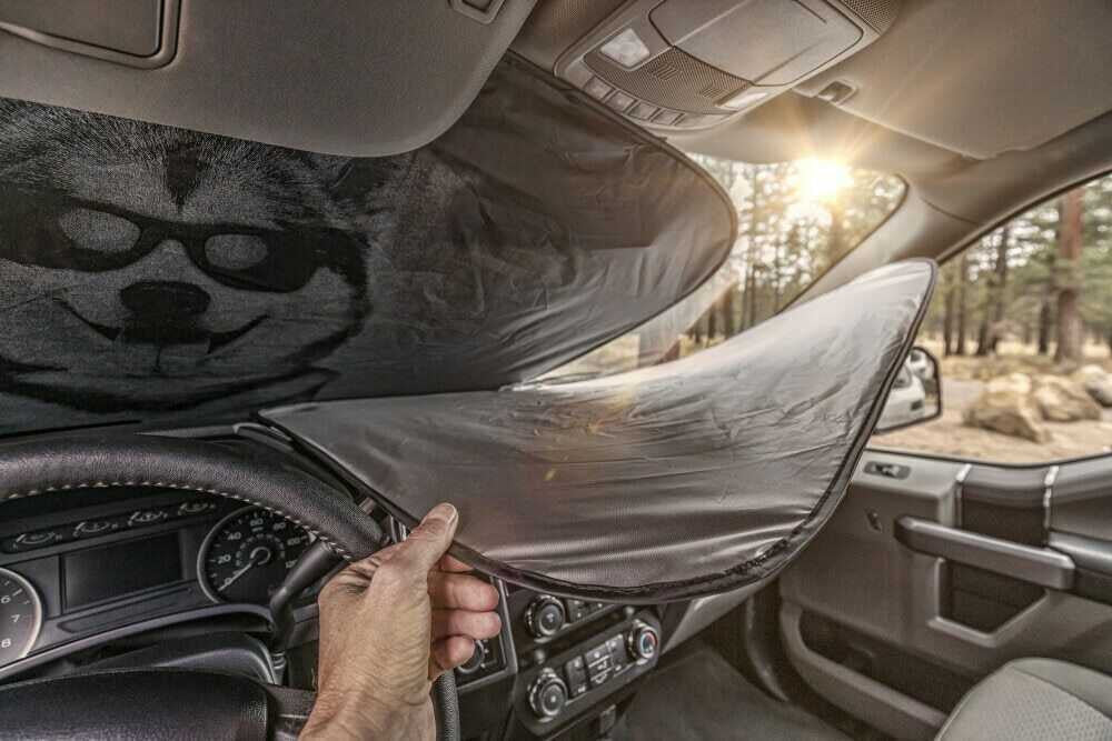 Husky Liners Universal Large SunShade 31" Tall x  38" Wide | Car Windscreen Cover Protector