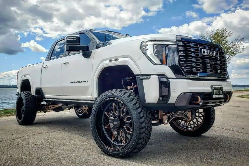 McGaughy's 7-9 Inch Premium Lift Kit with M84 RR Shocks 2020-2026 Silverado/Sierra 2500 2WD/4WD - 52458