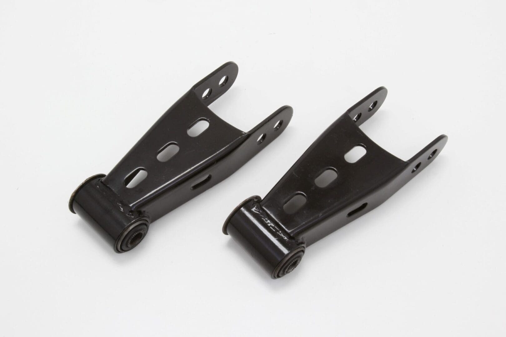 McGaughy's 1-2 Inch Drop Shackles 1988-2018 Silverado/Sierra 1500/1995-2000 Tahoe/Yukon 2WD/4WD - 33037