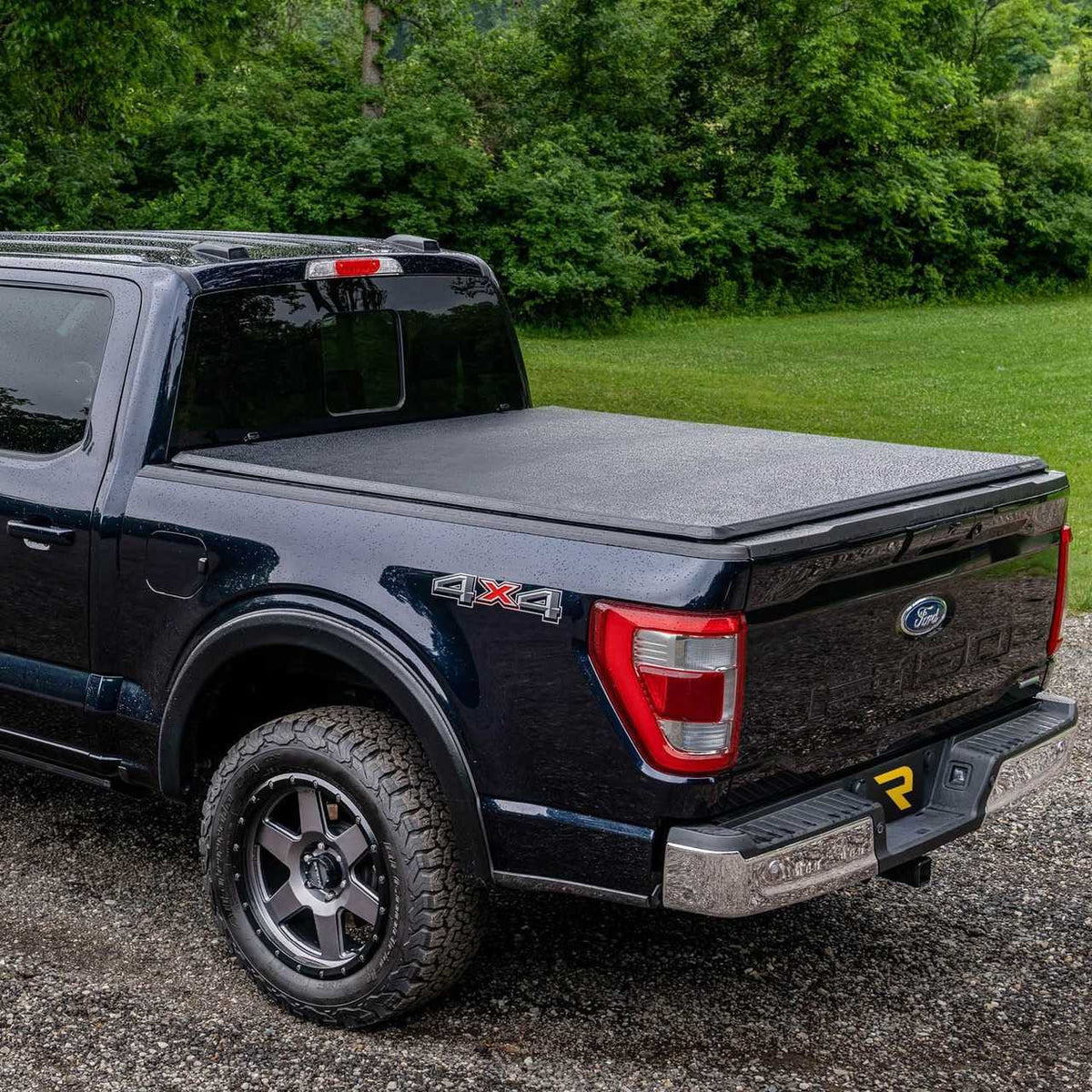 Extang Trifecta E-Series Soft Folding Tonneau Cover | Ford F-150 (5'5) 2023 +