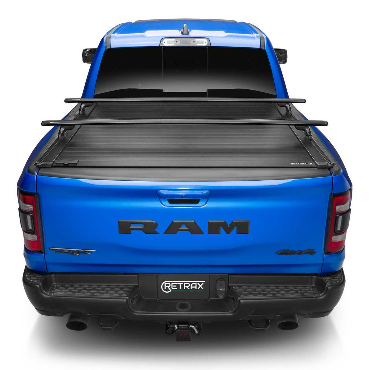 Retrax RETRAXONE XR | Manual Polycarbonate Retractable Bed Cover | RAM 1500 DT 5'7" Crew Cab w/out RAMBOX