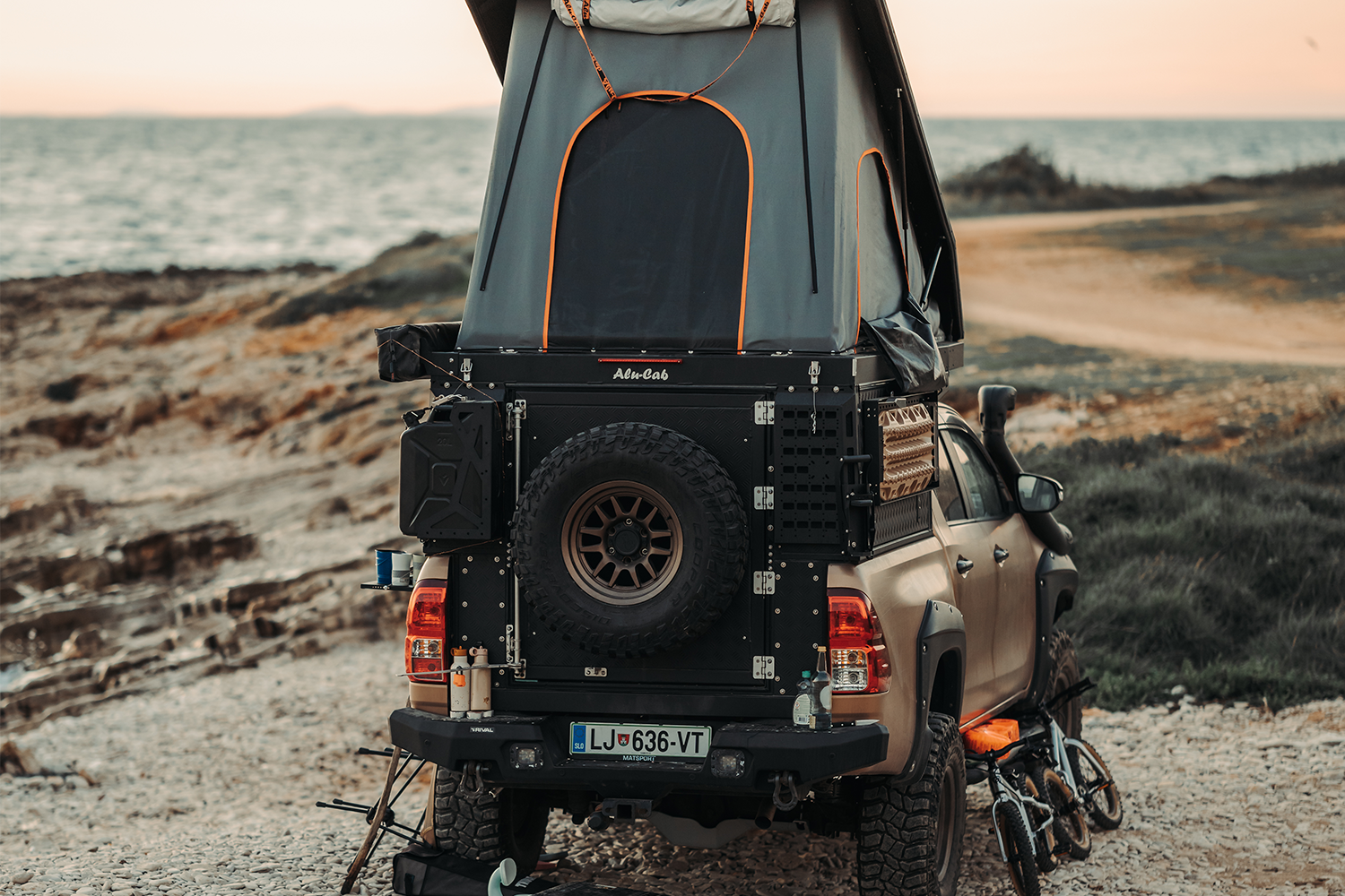 alu-cab Canopy Camper Basic