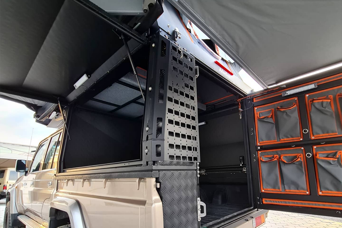 alu-cab Canopy Camper Deluxe - LandCruiser