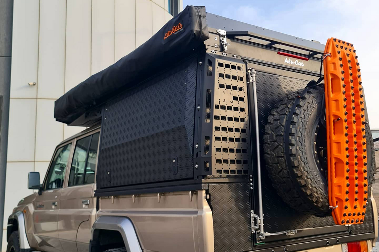 alu-cab Canopy Camper Basic - LandCruiser