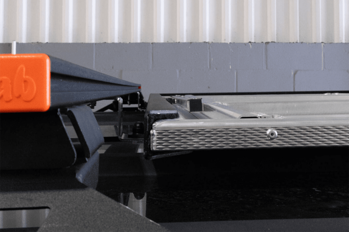 alu-cab INEOS Grenadier Table Slide