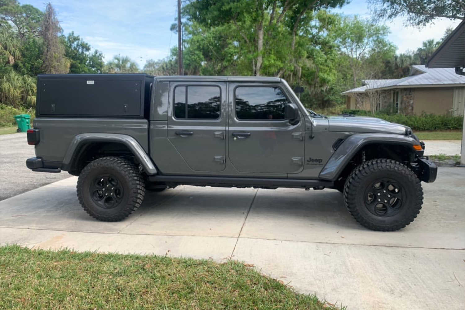 alu-cab Explorer Canopy to suit Jeep Gladiator