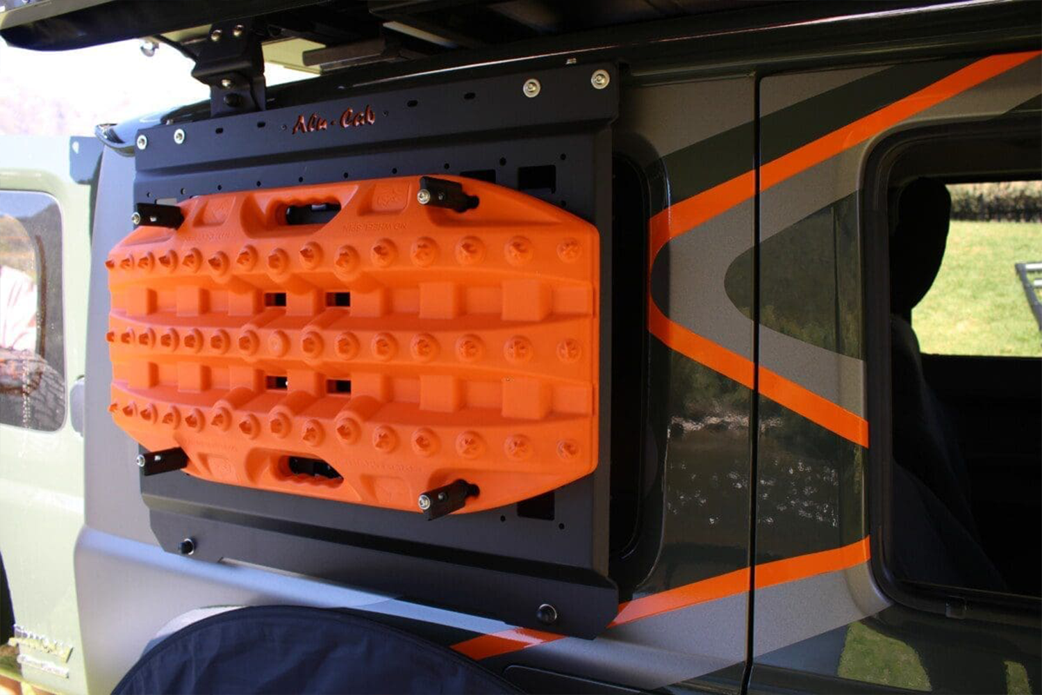 alu-cab Jimny Exterior Molle Plate