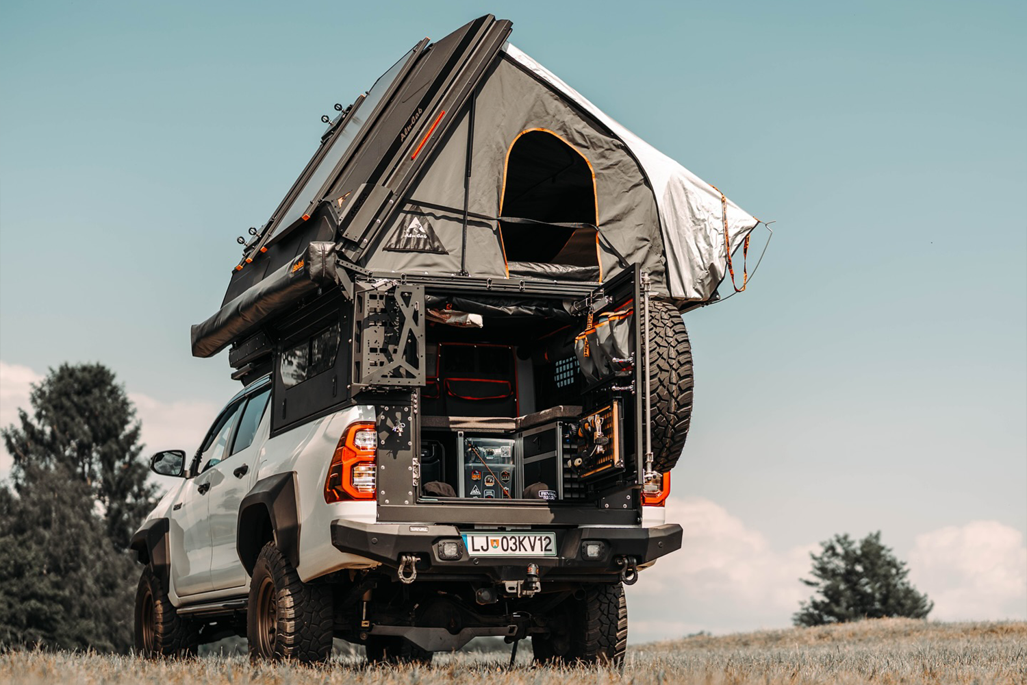 alu-cab ModCAP Family Camper