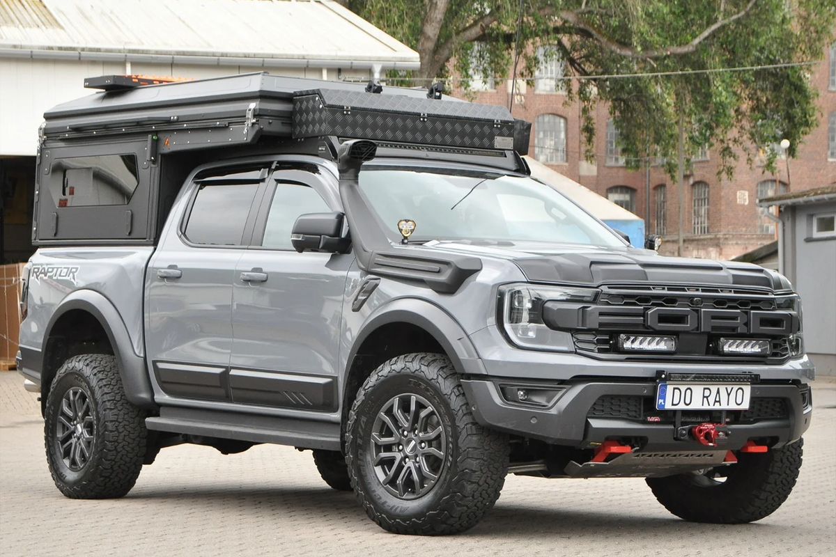 alu-cab ModCAP Family Camper