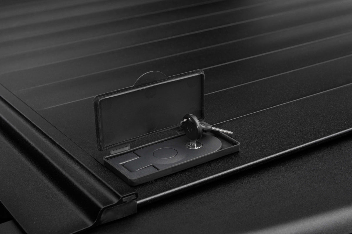 Retrax RETRAXONE MX | Manual Polycarbonate Retractable Bed Cover | RAM 1500 DT 5'7 Crew Cab w/RAMBOX (2021+)