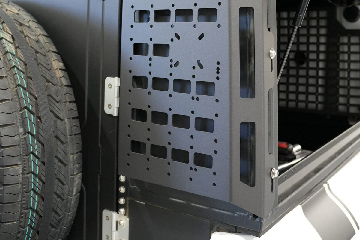 alu-cab Rear Exterior Molle Plate