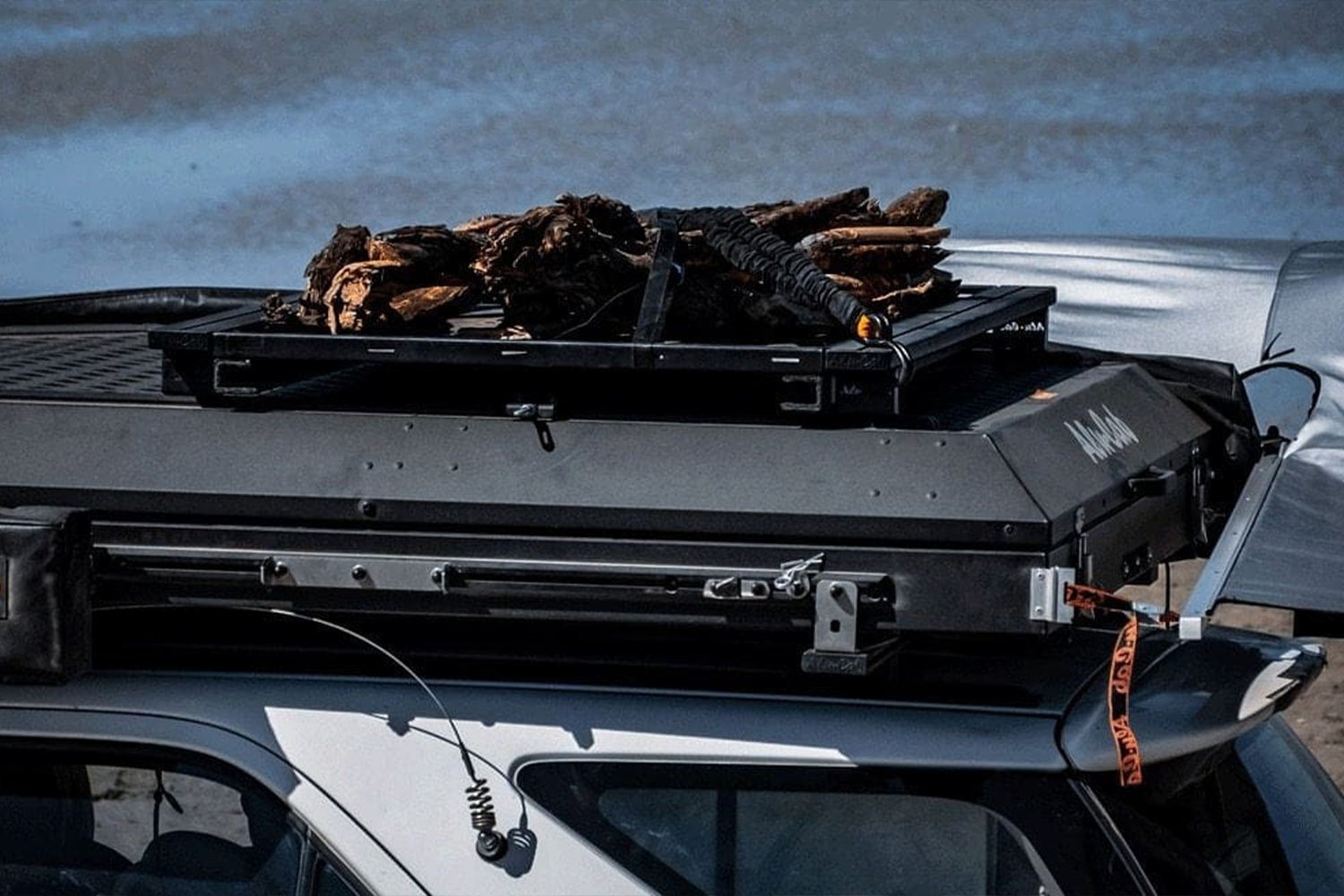 alu-cab Roof Rack Tray Table Bracket