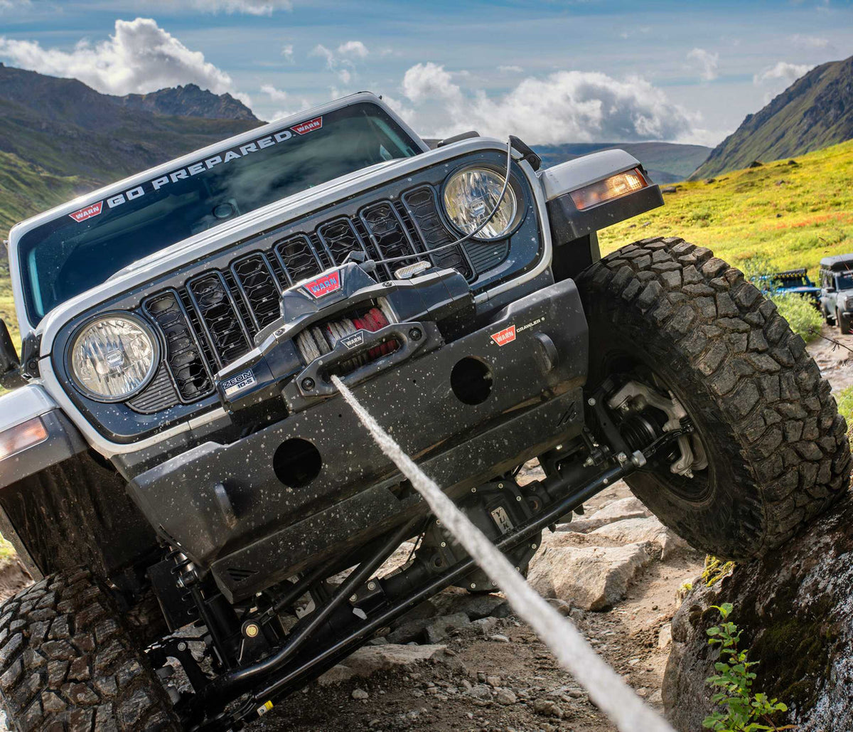 WARN ZEON XP 12-S 12,000lbs 12V Electric Winch | 80’ of 3/8” Spydura Synthetic Rope | 110120