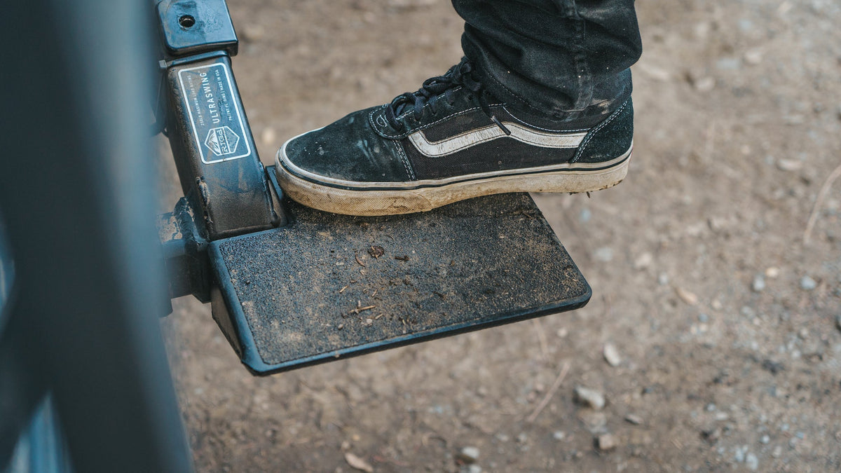 RIGD SUPPLY SKEP™ Skid Plate Hitch Step
